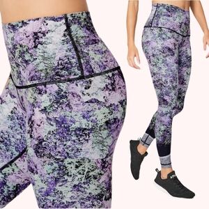 Lulu (4) Wunder Under Whimsical Highrise Leggings - 28" Inseam - like New